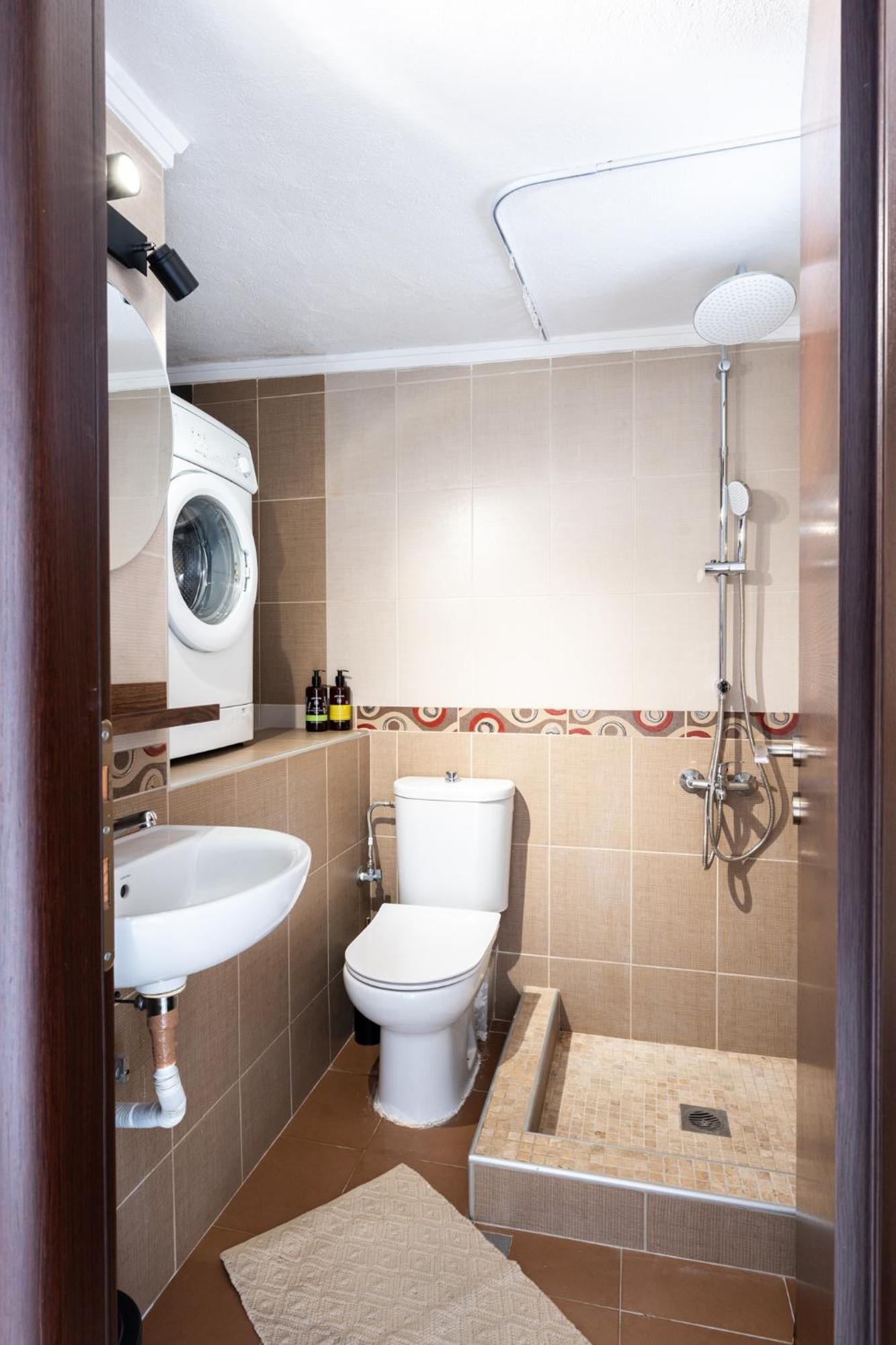 公寓 Pomegranate Luxury Penthouse Maisonette With Beautiful Terrace & Free Parking By Binobi ! 塞萨洛尼基