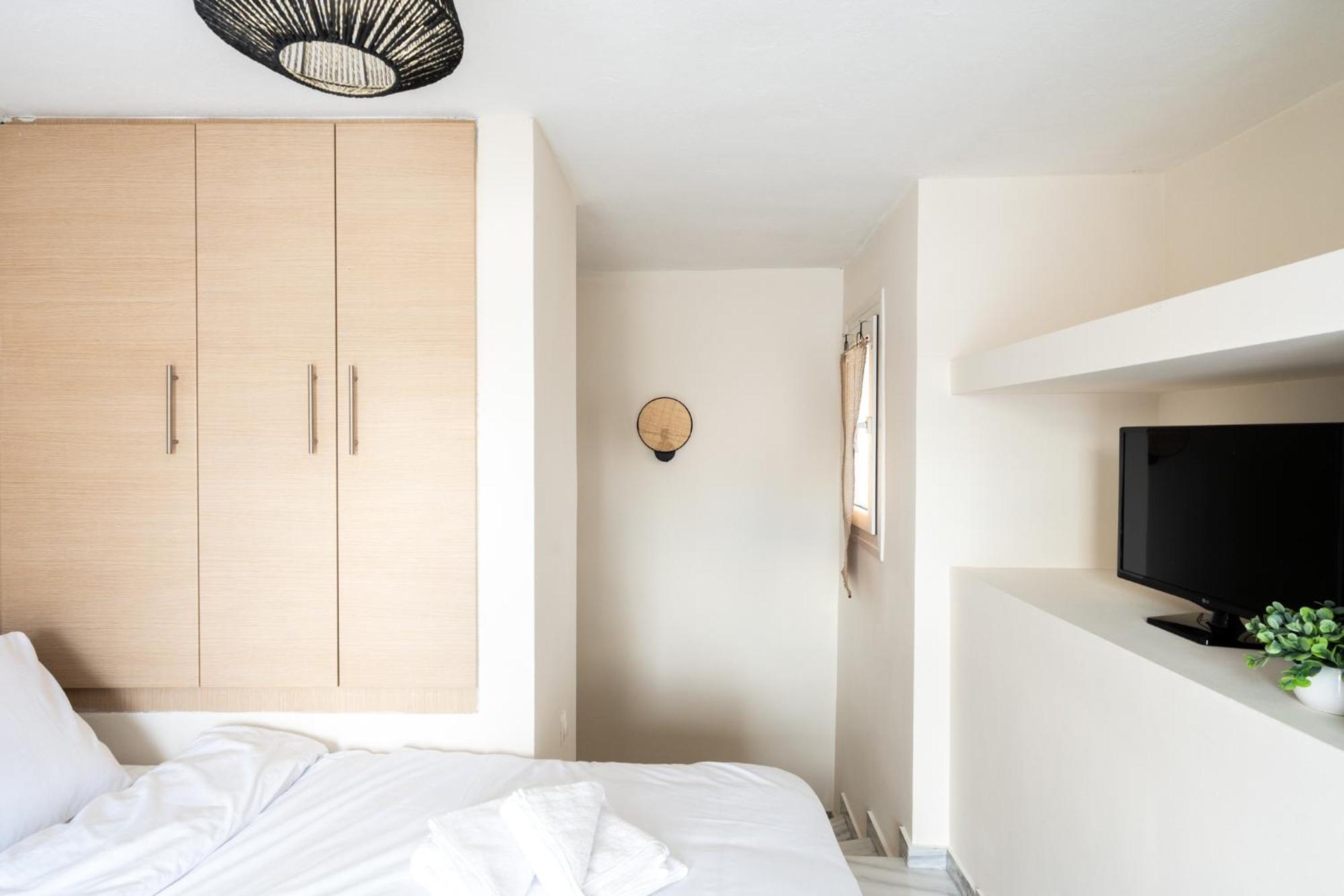 公寓 Pomegranate Luxury Penthouse Maisonette With Beautiful Terrace & Free Parking By Binobi ! 塞萨洛尼基