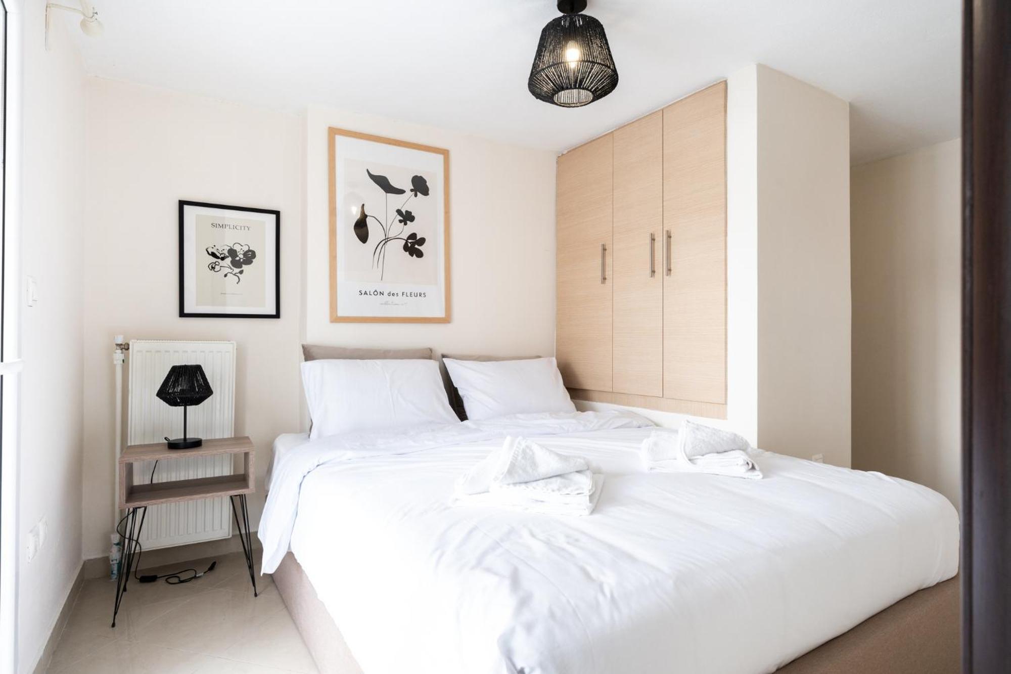 Pomegranate Luxury Penthouse Maisonette With Beautiful Terrace & Free Parking By Binobi ! 公寓